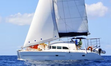 Excursion en catamaran Lagoon 38 à St Martin avec skipper, départ d'Orient Bay