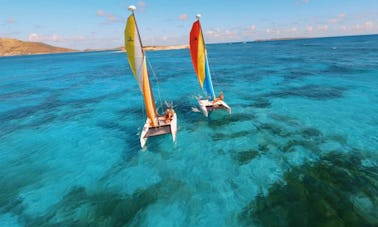 2021 HOBIE CAT Viagem de vela e mergulho com snorkel de 3 horas para 2 pessoas com instrutor