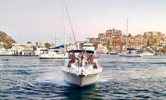 32ft SEA RAY Motor Yacht Rental in Cabo San Lucas Bay, Mexico
