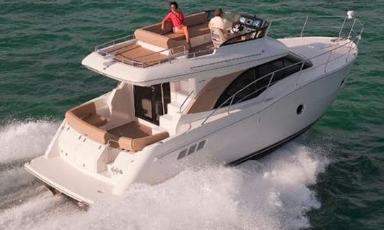 Flybridge Motor Yacht for Charter in Kirkland