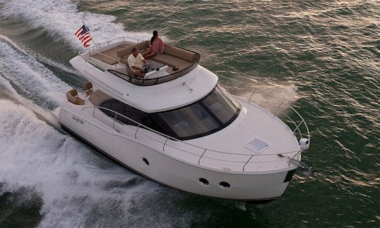 Flybridge Motor Yacht for Charter in Kirkland