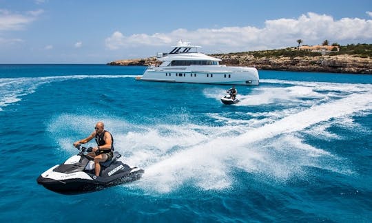 ''Seastory'' Vanquish VQ 82 Power Mega Yacht Rental in Eivissa, Illes Balears