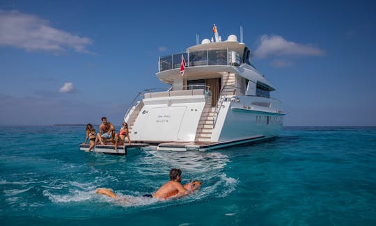 ''Seastory'' Vanquish VQ 82 Power Mega Yacht Rental in Eivissa, Illes Balears