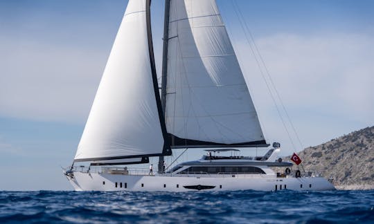 131ft Luxury Sailing Mega Yacht with 5 Cabins  - platin yachting