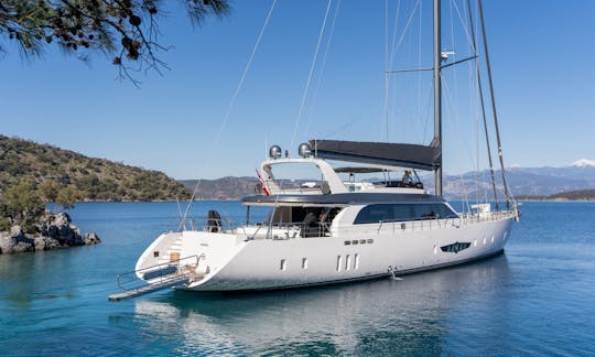 131ft Luxury Sailing Mega Yacht with 5 Cabins  - platin yachting