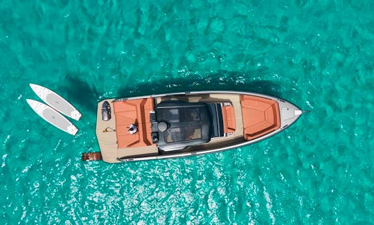 ''Caja Tres'' Vanquish VQ40 Motor Yacht Rental in Eivissa, Illes Balears