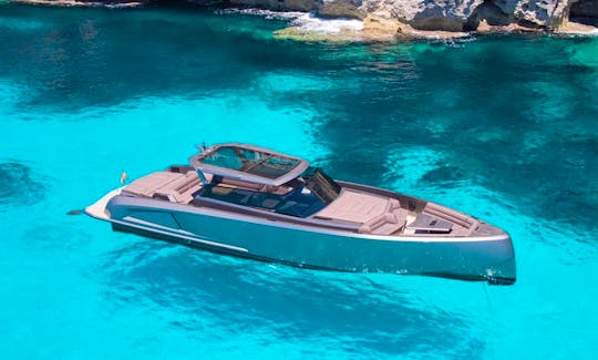 ''Casa Atlantis'' Vanquish VQ52 Power Mega Yacht Rental in Eivissa, Illes Balears