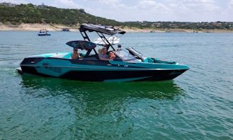 New Axis T23 Bowrider Rental on Lake Travis, Texas