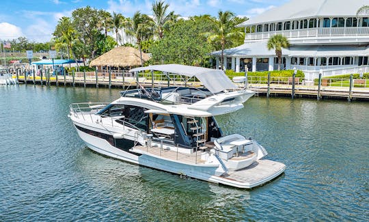 Galeon 500 Motor Yacht Rental in Palm Beach Gardens, Florida