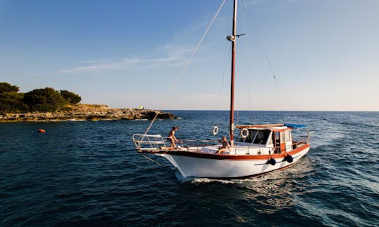 Tour with our Beautiful 46ft Wooden Sailer from Banjole!