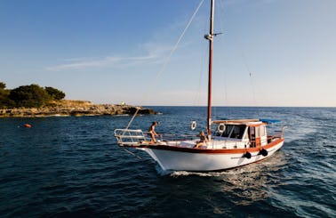 Tour with our Beautiful 46ft Wooden Sailer from Banjole!