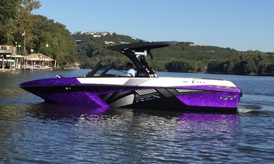 Louez un bateau de surf et de wakeboard Tige RZX de 23 pieds sur le lac Travis, Austin, Texas