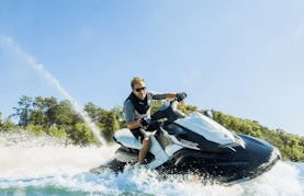 Yamaha EX Deluxe Jet Ski for Rent in Lake Simcoe, Ontario
