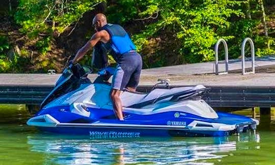 Yamaha VX Deluxe Jet Ski For Rent in Lake Simcoe, Ontario