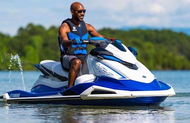 Yamaha VX Deluxe Jet Ski For Rent in North York, Ontario