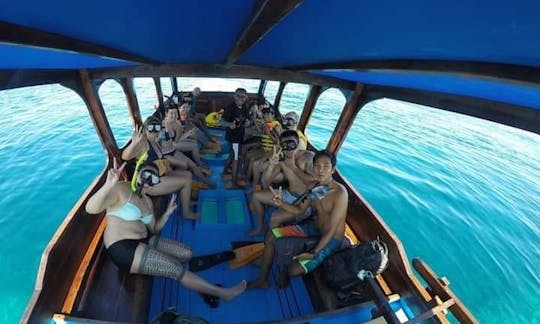 SNORKELING BY PRIVATE GLASS BOTTOM BOAT IDR 1.200.000