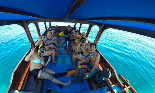 SNORKELING BY PRIVATE GLASS BOTTOM BOAT IDR 1.200.000