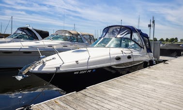 Sea Ray Sundancer Yacht for 6 people available in Madison