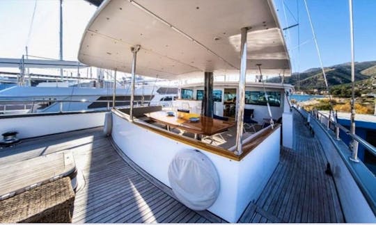 Superyacht Deluxe Gulet Charter for 10 people in Muğla