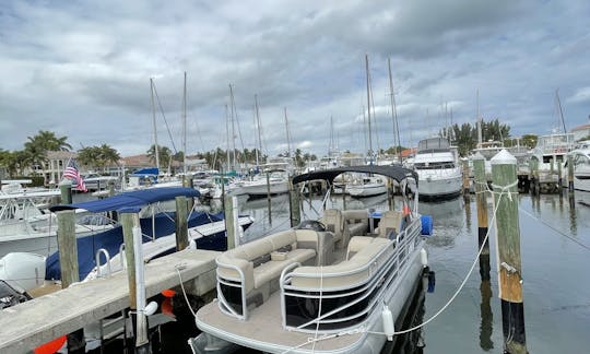 Location de bateaux Tritoon Party — Sunny Isles, Hollywood, Aventura, North Miami