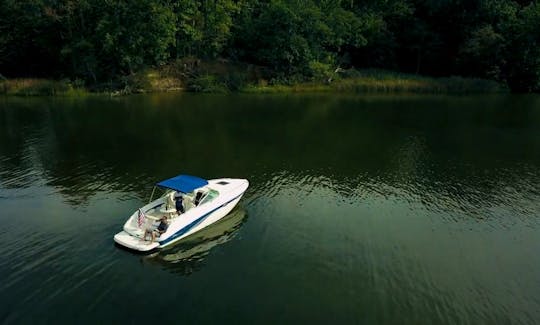 26' Chaparral SSI Sport Cuddy Cabin Boat Rental in Edgewater, Maryland