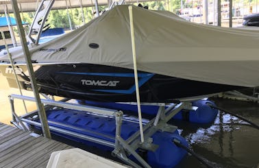 23ft MB Tomcat Wake Surfing Boat available on Sacramento River