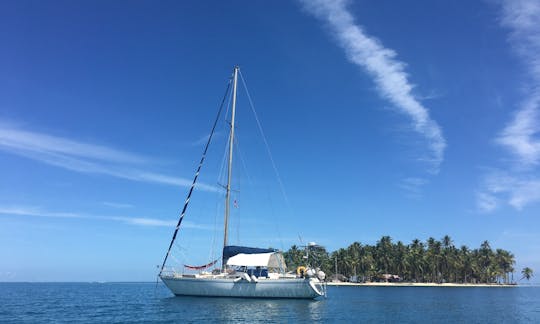 Voilier privé Montecarlo de 43 pieds dans les îles San Blas