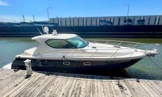 43' Tiara Motor Yacht Rental in Chicago, Illinois