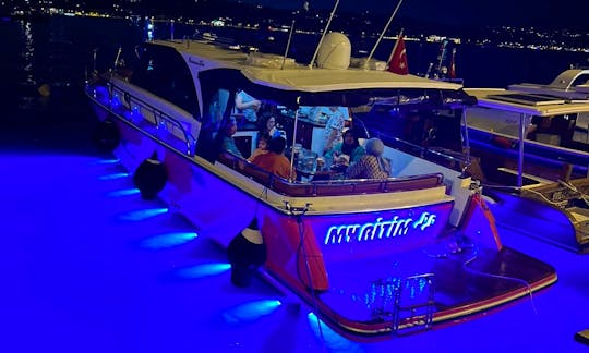 Motor Yacht Charter for 10 people in İstanbul
