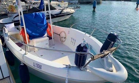 Aquamar 20' Fishing Boat Rental in Larnaca Marina