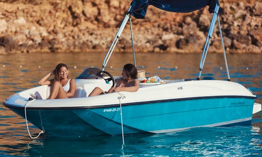 Bayliner without license in Ibiza.