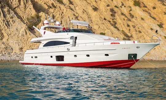 Location de méga-yacht GEMINIS Astondoa Power de 83 pieds M/Y à Eivissa, Îles Baléares