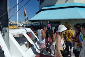 Catamaran Party Boat (49 Max) Includes: 1-Captain, 1-Mate and 1-Bartender