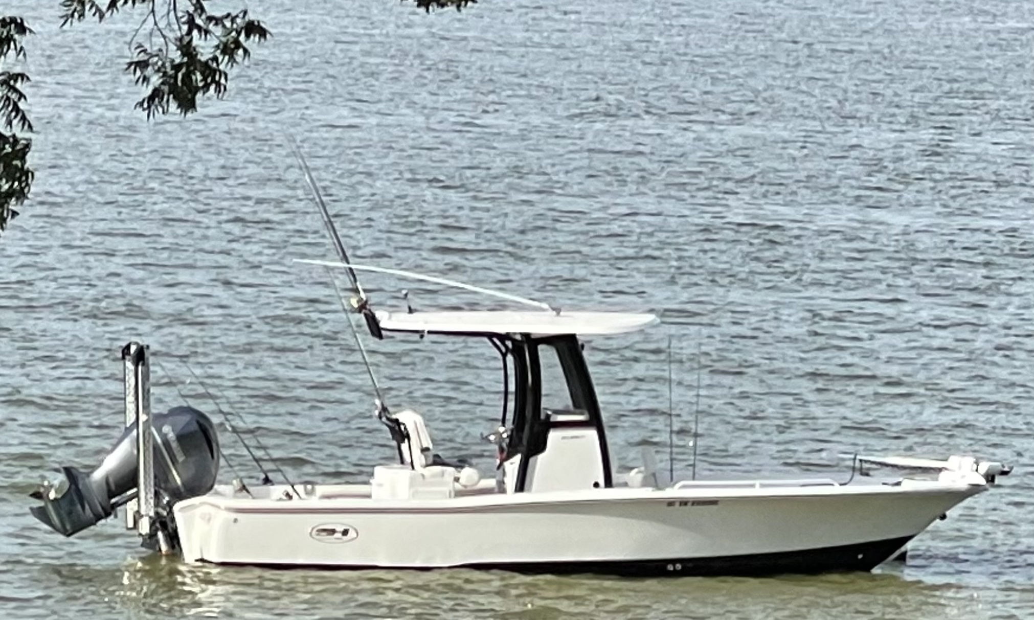 25' Center Console Boat for rent on Lake Lewisville