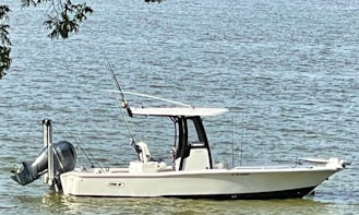 25’ Center Console Boat for rent on Lake Lewisville