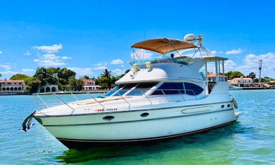 50' Maxum Kings 1 Motor Yacht Charter in Miami Beach