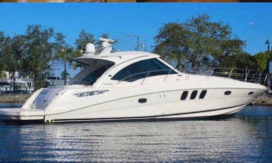 55' SEA RAY | IS PERFECT TO CELEBRATE BIRTHDAYS, EVENTS, AND HOLIDAYS.