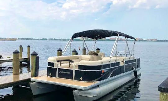 26' Sweetwater Pontoon Party Barge with Bar and Sink! Free Delivery in SWFL