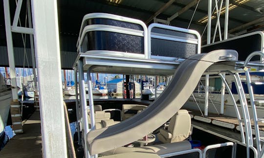 Premier Sunsation Pontoon with Top Deck and Waterslide for rent in Portland, Oregon