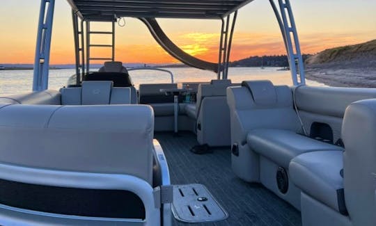 Premier Sunsation Pontoon with Top Deck and Waterslide for rent in Portland, Oregon