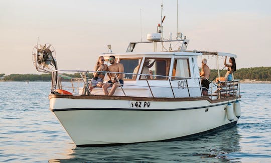 Motor Yacht Rental in Pula, Istarska županija