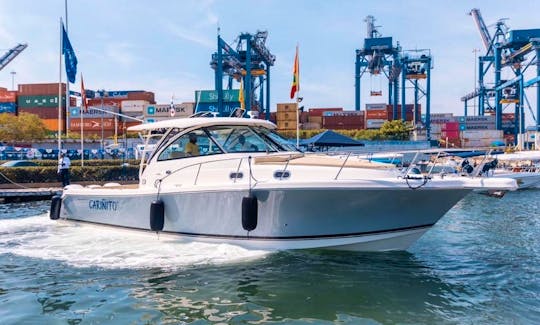 40ft Motor Yacht Rental in Cartagena de Indias, Bolívar