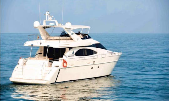 70ft Azimut Luxury Yacht Rental in Bolívar, Colombia