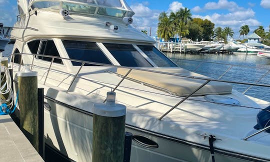 46' Maxum Motor Yacht for rental in Miami, Florida