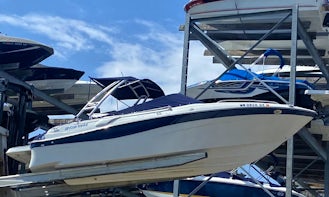 Weekend/ WeekDay Special...Tour Beautiful Lake Union/ Lake Washington Seattle in this 24' 10 person Bowrider. Anniversaries, Birthdays, Special Occasions!