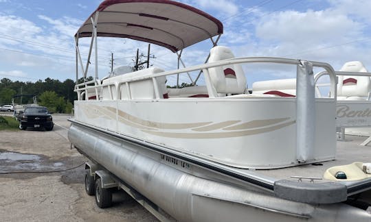 24ft Bentley Pontoon with lily pad, tubes, and a diving board!