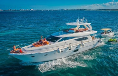 70ft Power Mega Yacht Rental in Cancún, Quintana Roo