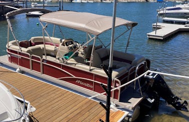 22ft Manitou Pontoon | End of season discounts between October 1 and October 15