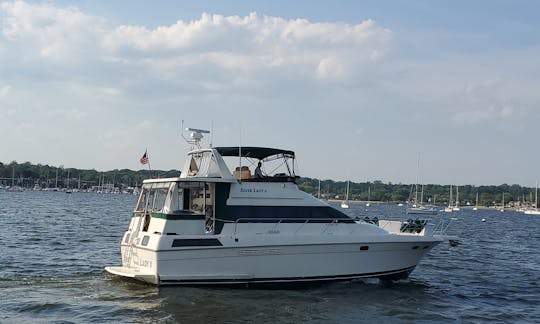 46' Silverton Motor Yacht Charters in Port Washington, New York