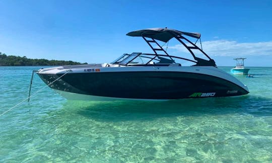 Enjoy This NEW 2022 25ft Bowrider on the Intracoastal or Gulf!
